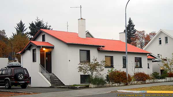 исландский дом с фасадом из профнастила