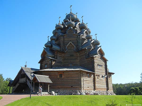 большая деревянная церковь